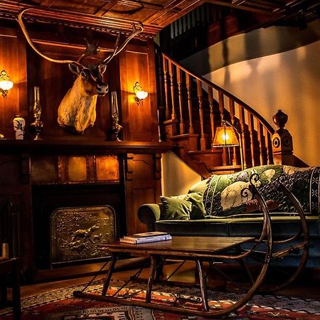 Bed and Breakfast The Craftsman House Bragg Creek Экстерьер фото