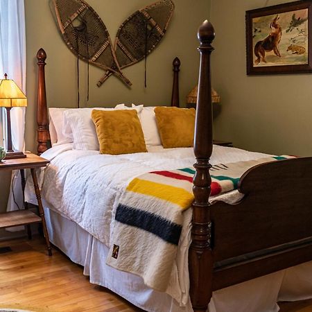 Bed and Breakfast The Craftsman House Bragg Creek Экстерьер фото